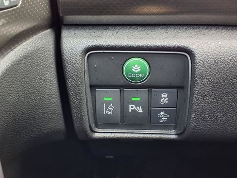 Used 2016 Honda Accord Touring image 9
