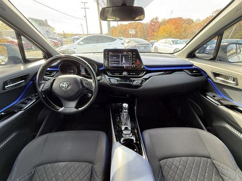 Used 2021 Toyota C-HR XLE image 12