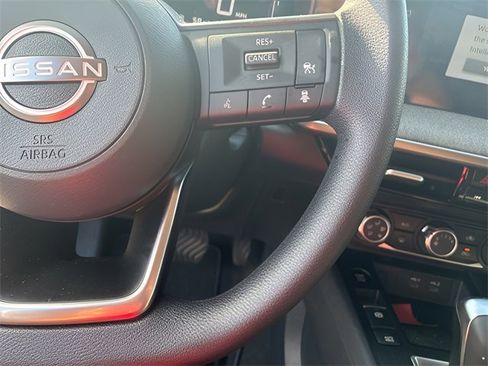 Used 2025 Nissan Kicks SV image 24