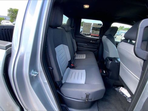 Used 2025 Toyota Tacoma TRD Sport image 19