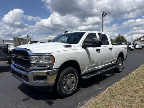 Used 2024 RAM 2500 Tradesman w/ Chrome Appearance Group AWD/4WD image 3