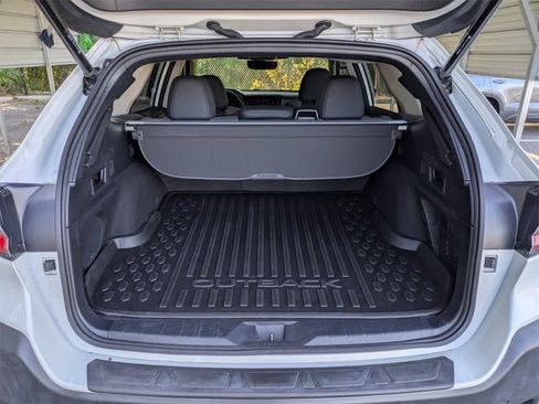 Used 2025 Subaru Outback Onyx Edition image 12