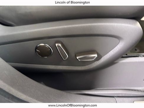 Used 2019 Lincoln Nautilus Reserve image 16