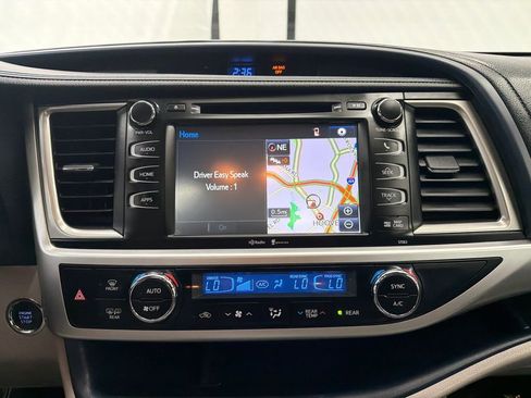 Used 2014 Toyota Highlander XLE image 30
