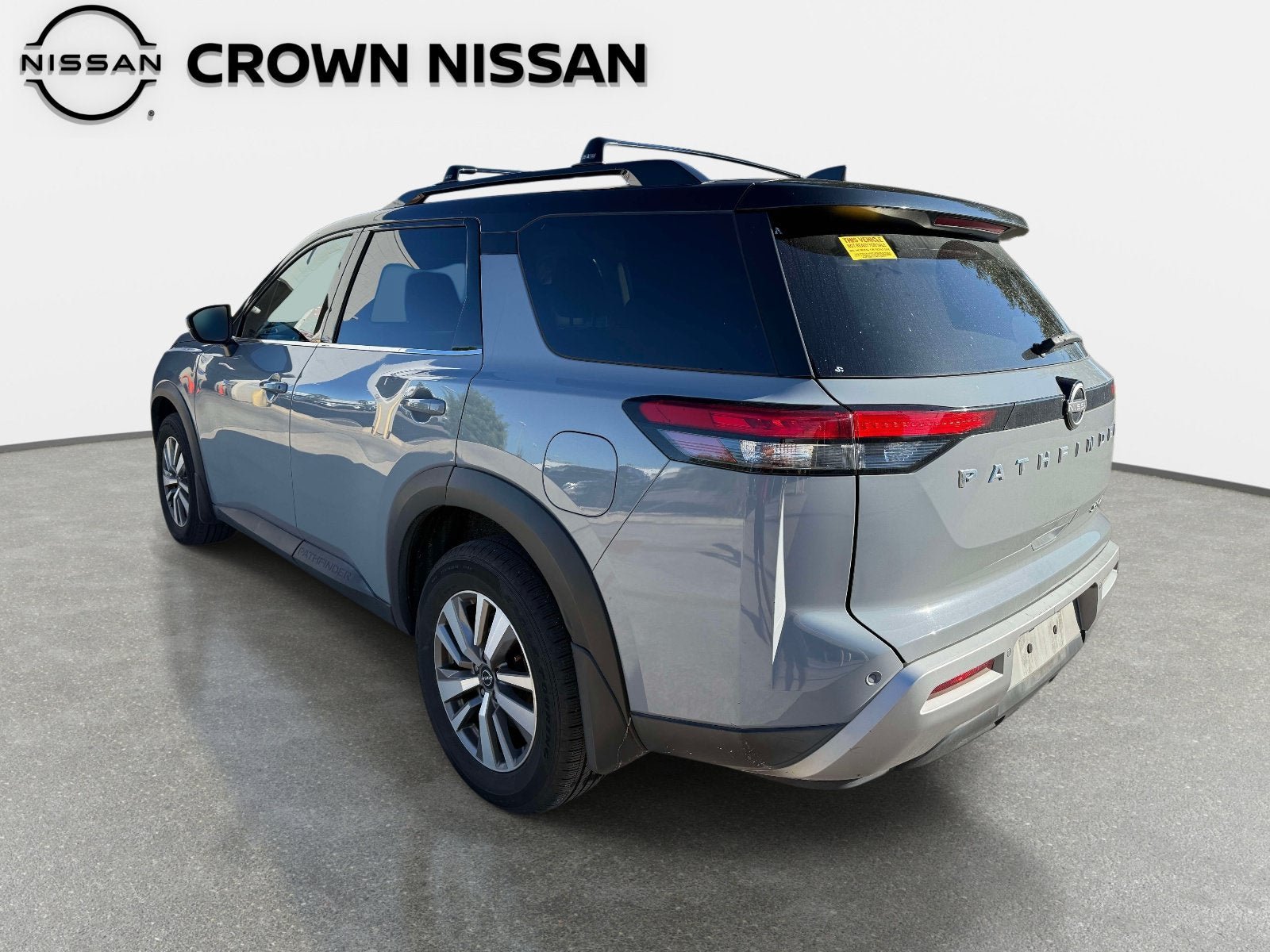 Used 2022 Nissan Pathfinder SL AWD/4WD image 4