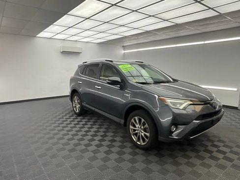 Used 2016 Toyota RAV4 Limited AWD/4WD image 3
