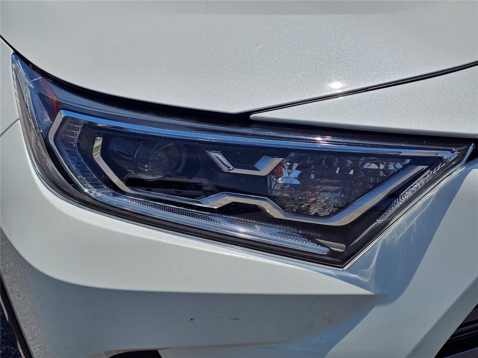 Used 2021 Toyota RAV4 XSE w/ XSE Grade Weather Package AWD/4WD image 4