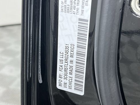 Certified 2024 RAM 2500 Limited image 34