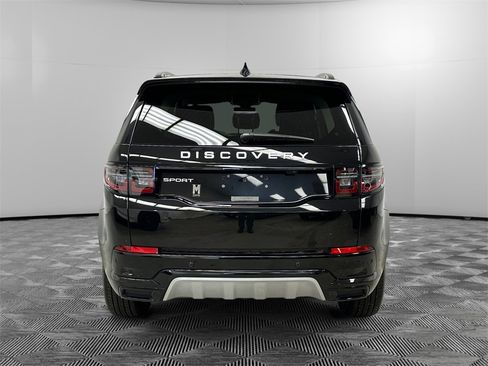Used 2025 Land Rover Discovery Sport S image 4