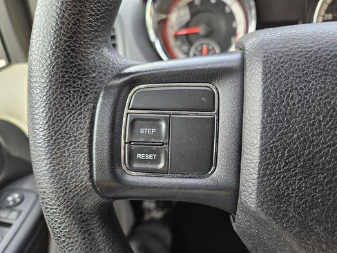 Used 2018 Dodge Grand Caravan SE image 50