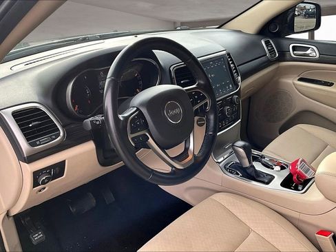 Used 2022 Jeep Grand Cherokee Laredo E image 15