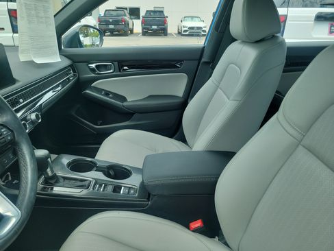 Used 2025 Honda Civic Sport Touring image 9