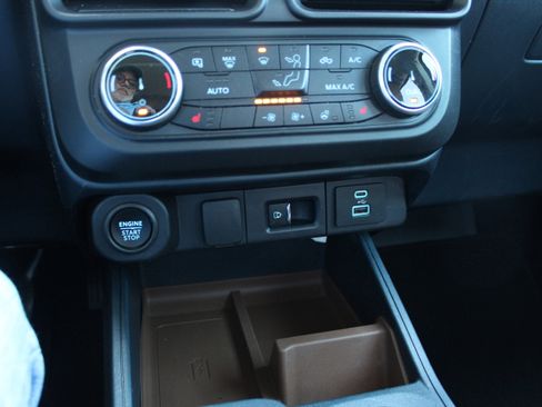 Used 2022 Ford Maverick Lariat w/ Lariat Luxury Package FWD image 22