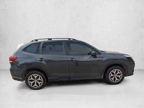 Used 2022 Subaru Forester Premium AWD/4WD image 4
