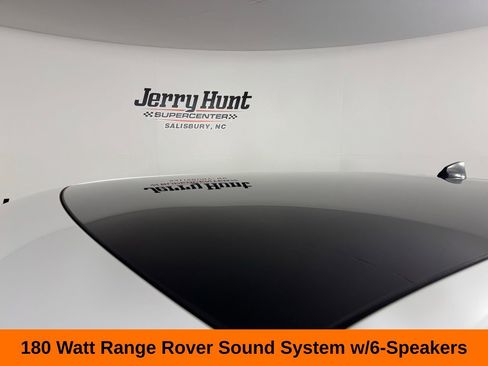 Used 2020 Land Rover Range Rover Evoque R-Dynamic SE image 13