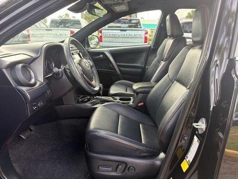 Used 2018 Toyota RAV4 SE w/ Power Extra Value Package FWD image 12