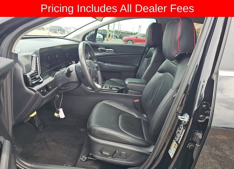 Certified 2025 Kia Sportage EX FWD image 6