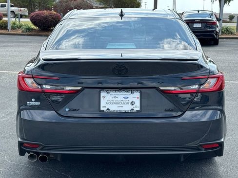 Used 2025 Toyota Camry SE image 4