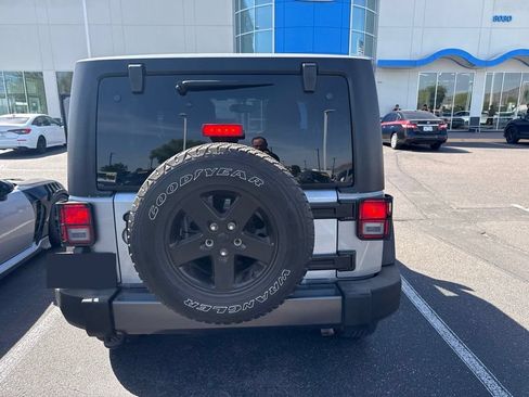 Used 2016 Jeep Wrangler Sport AWD/4WD image 5