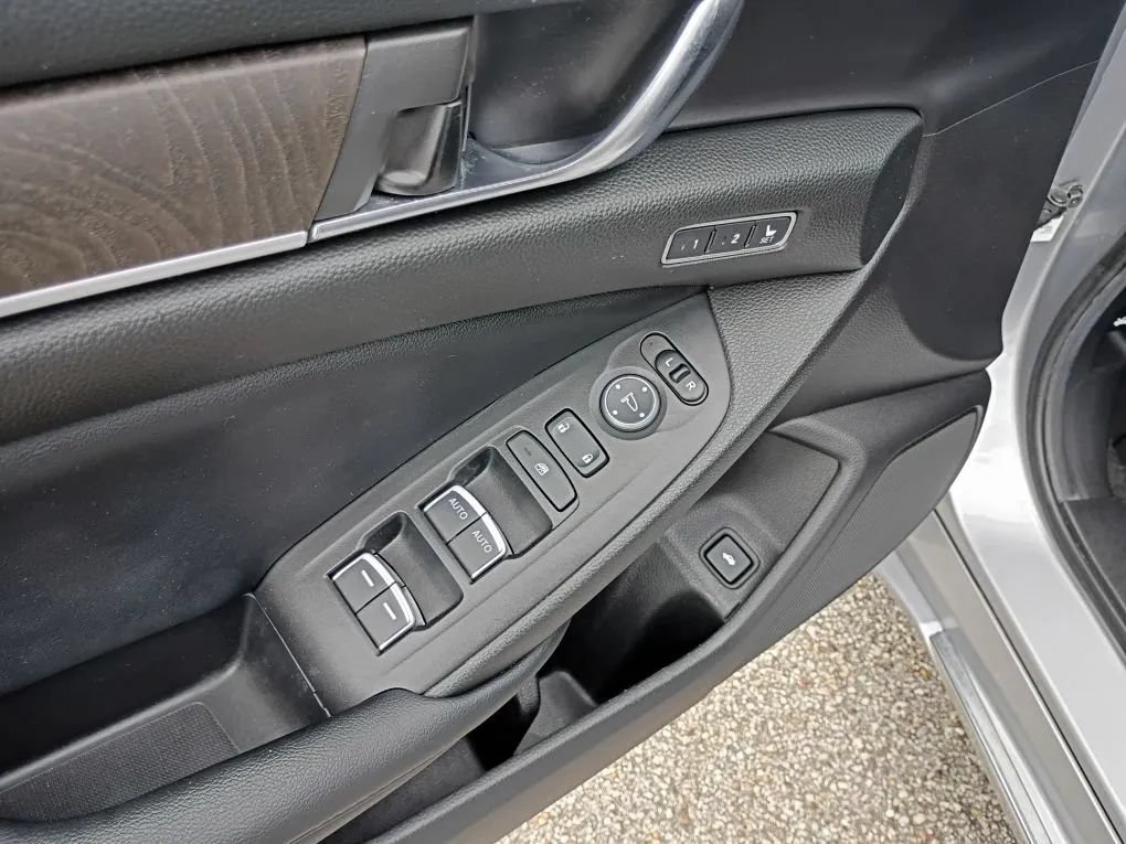 Used 2021 Honda Accord Touring image 10