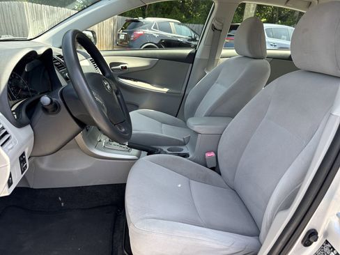 Used 2011 Toyota Corolla LE FWD image 10