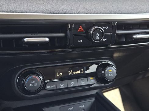 New 2026 Nissan Kicks SV image 18