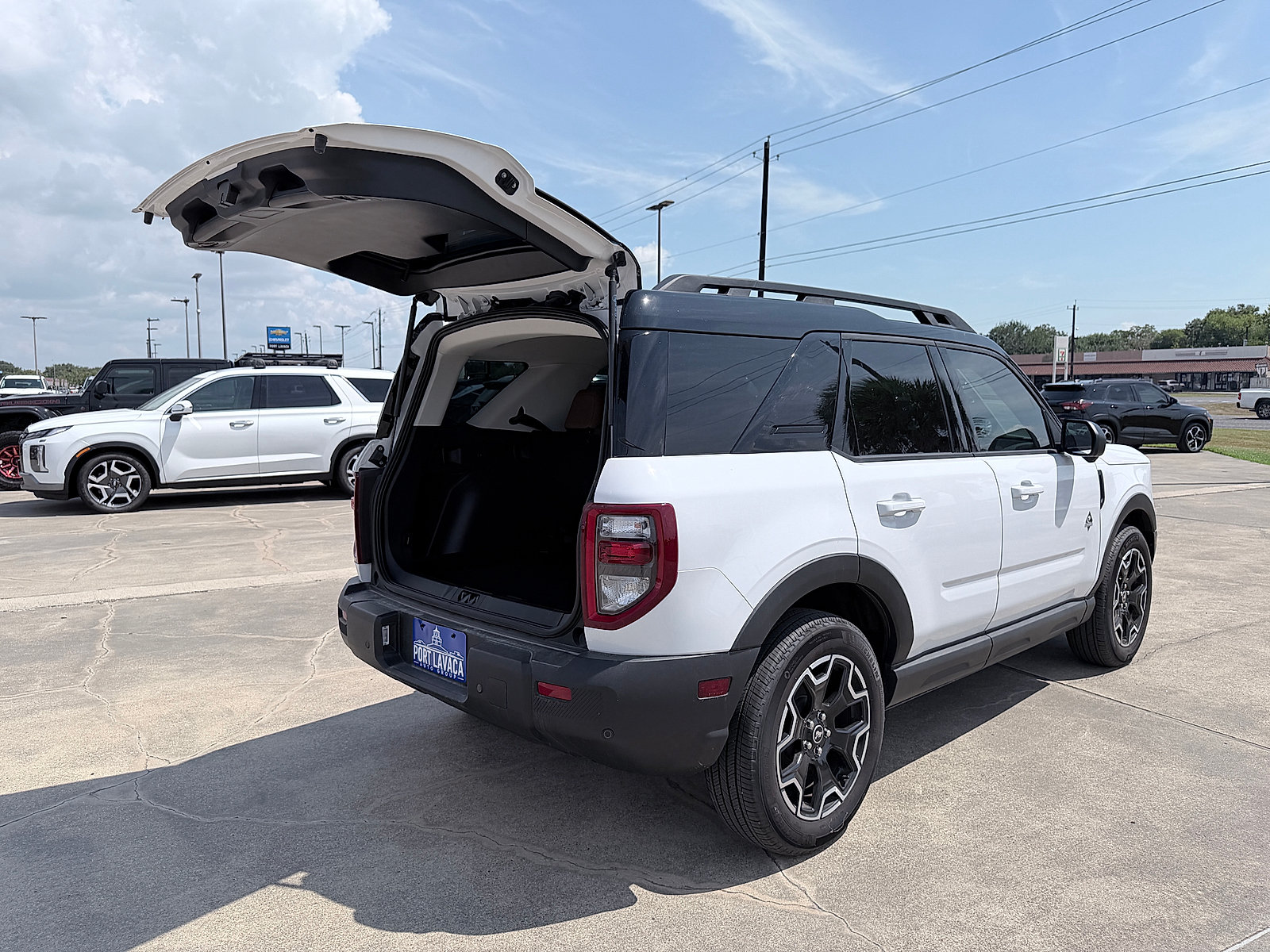 Used 2025 Ford Bronco Sport Outer Banks w/ Outer Banks Tech Package+ AWD/4WD image 18