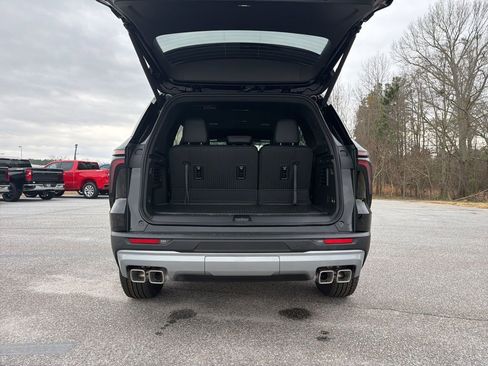 New 2026 Chevrolet Traverse Z71 w/ LPO, Floor Liner Package image 8
