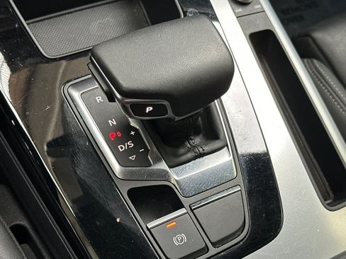 Used 2024 Audi Q5 2.0T Premium w/ Summer of Audi Package AWD/4WD image 17