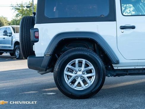 Used 2023 Jeep Wrangler Sport S image 5