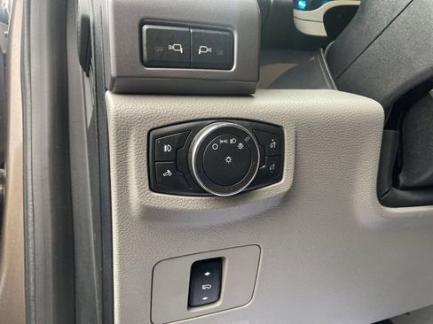 Used 2017 Ford F250 XLT w/ XLT Premium Package image 29