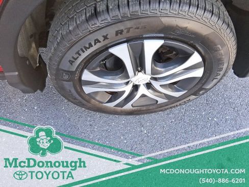 Used 2016 Toyota RAV4 LE image 15