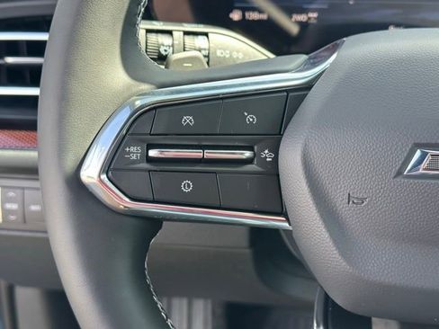 New 2026 Chevrolet Traverse Z71 w/ LPO, Floor Liner Package AWD/4WD image 4