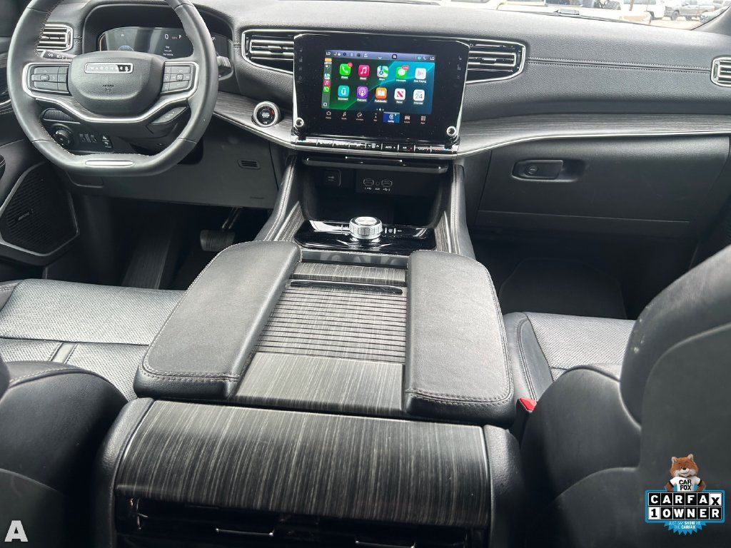 Used 2024 Jeep Wagoneer Series II w/ Flexible Seating Group RWD image 15