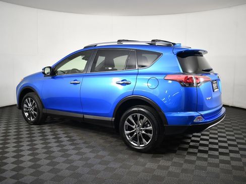 Used 2018 Toyota RAV4 Limited image 10