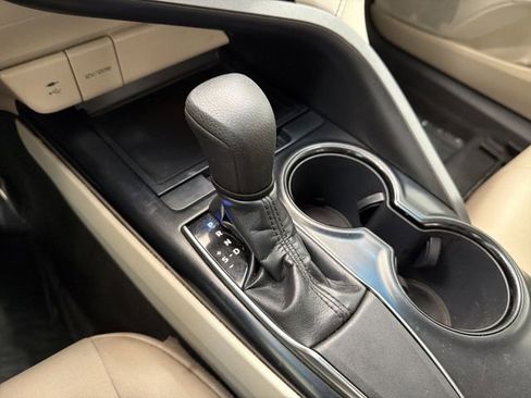 Used 2019 Toyota Camry LE FWD image 26