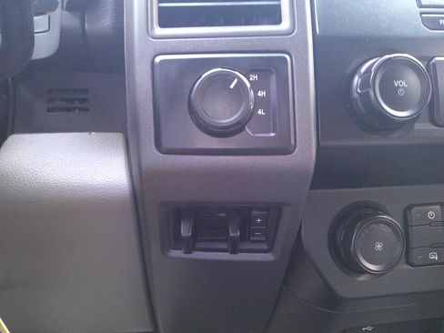 Used 2022 Ford F250 XL w/ Power Equipment Group image 20