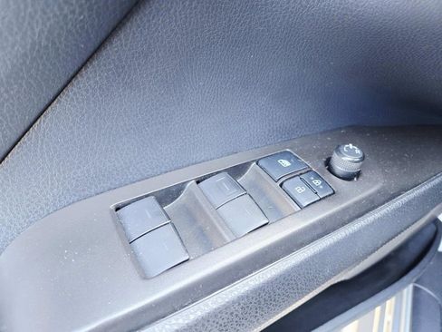 Used 2021 Toyota Camry SE image 32