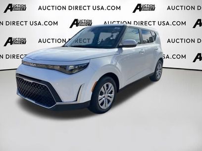 Used 2023 Kia Soul LX