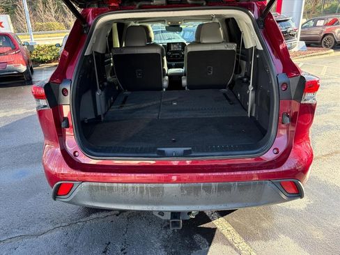 Used 2022 Toyota Highlander XLE image 26