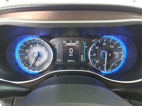 Used 2017 Chrysler Pacifica LX image 98