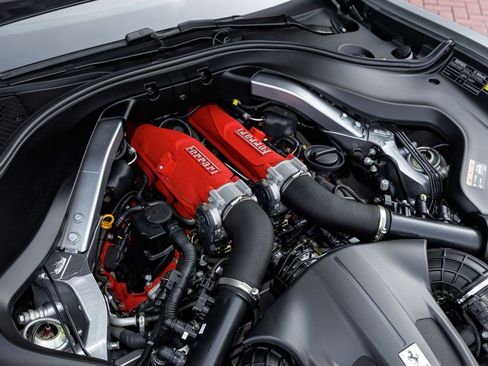 Used 2022 Ferrari Roma RWD image 11