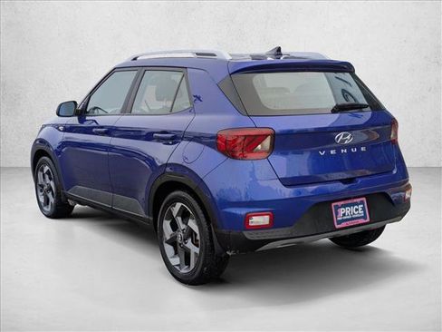 Used 2022 Hyundai Venue Limited image 8