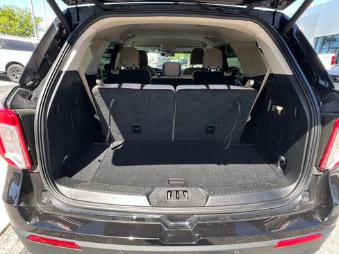 Used 2024 Ford Explorer 2WD image 24