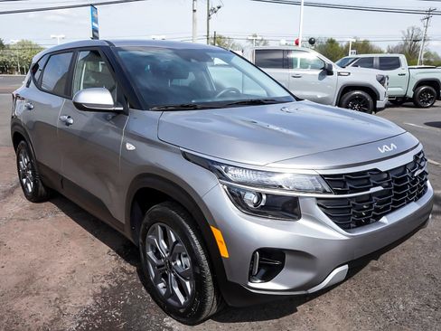 Used 2026 Kia Seltos LX AWD/4WD image 3