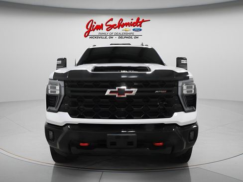 Used 2024 Chevrolet Silverado 2500 ZR2 w/ Technology Package AWD/4WD image 3