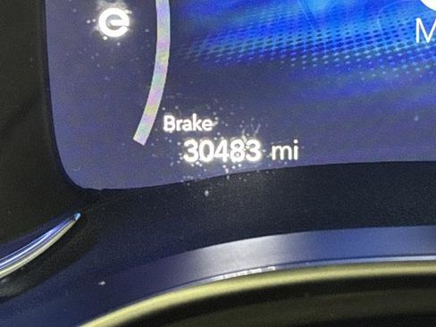 Used 2022 Chrysler Pacifica Limited w/ Uconnect Theater Family Group image 6