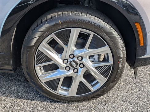 New 2026 Cadillac Optiq Luxury 1 image 11