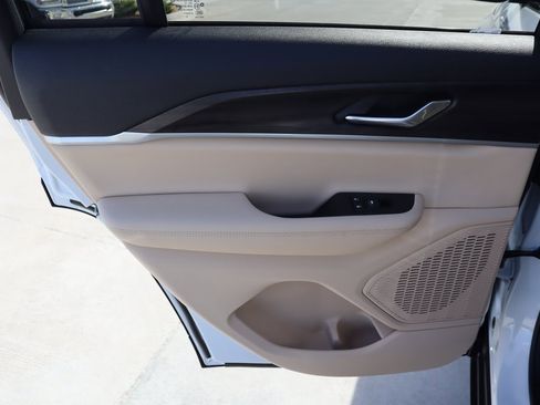 New 2025 Jeep Grand Cherokee Limited image 18