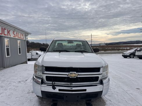 Used 2010 Chevrolet Silverado 2500 W/T w/ Snow Plow Prep Package image 5